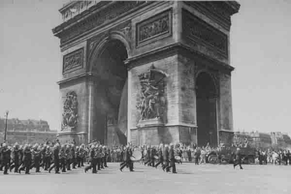 Paris France august 1944 4.jpg